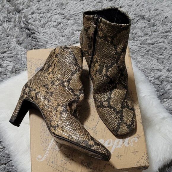 Free People Cybill Heel Leather Ankle Boot Snake Print Women's 37 - Picture 1 of 7